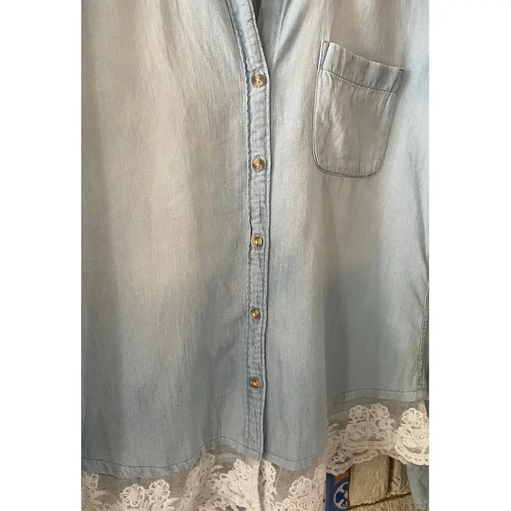 : Hollister Light Wash Chambray Button-Up Shirt with White Lace Trim Size Small - Picture 5 of 9